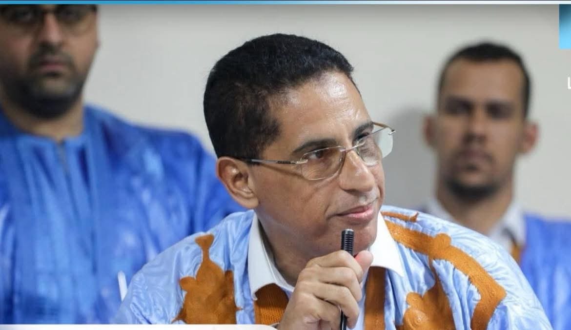 السيد سيد أحمد ولد أبوه، عن أي بوصلة تتكلم؟
