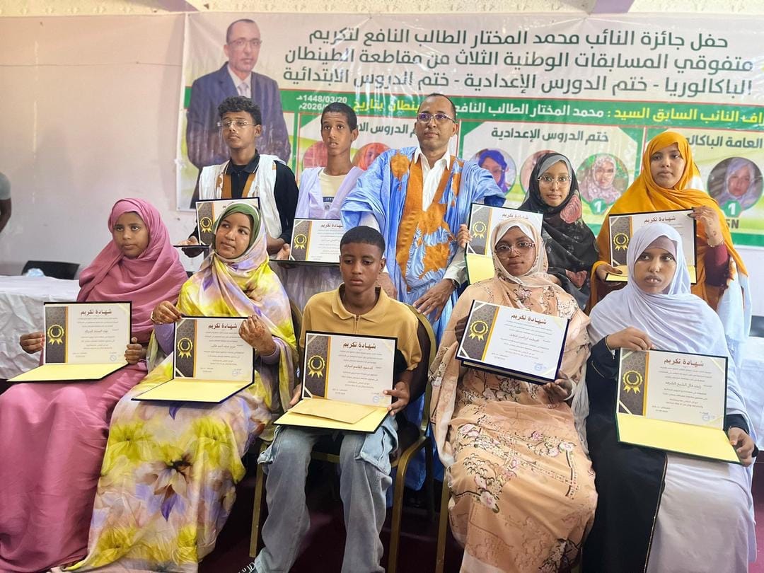 نائب الطينطان السابق يكرم المتفوقين ويتبرع بـ500 ألف لغزة