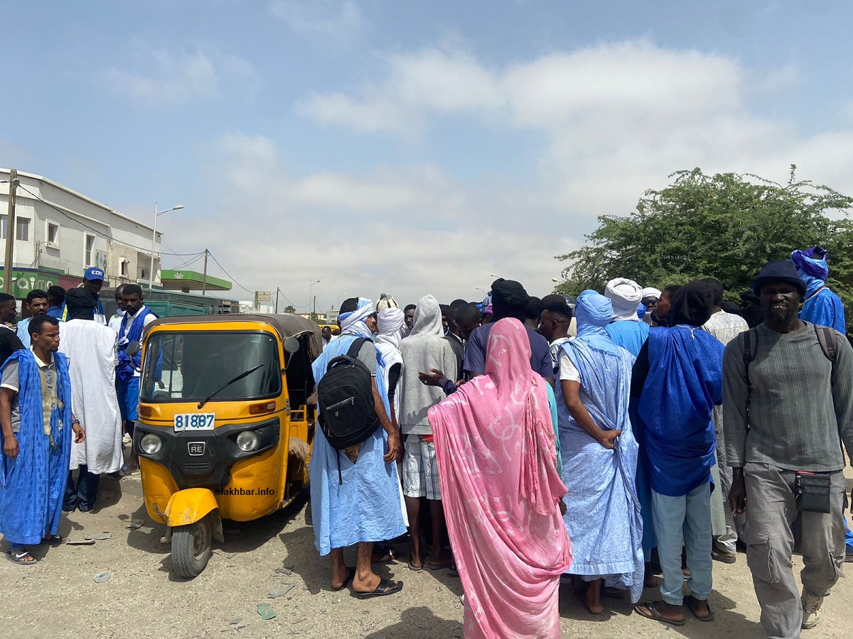 جانب من الوقفة الاحتجاجية اليوم قرب ملتقى مدريد (الأخبار)
