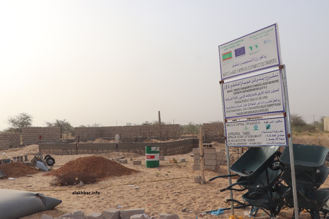 أشغال إنجاز المركز الاجتماعي في الكلم 7 على طريق روصو (الأخبار)