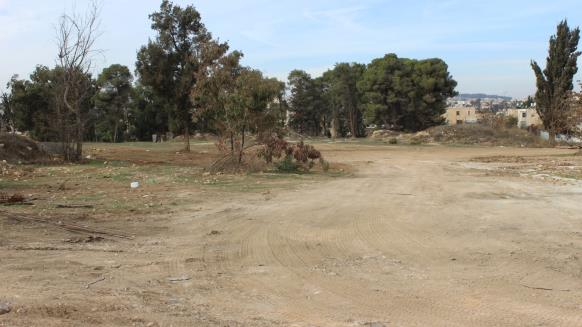 جزء من أرض السفارة الأميركية في حي البقعة الفوقة غربي القدس (الجزيرة)