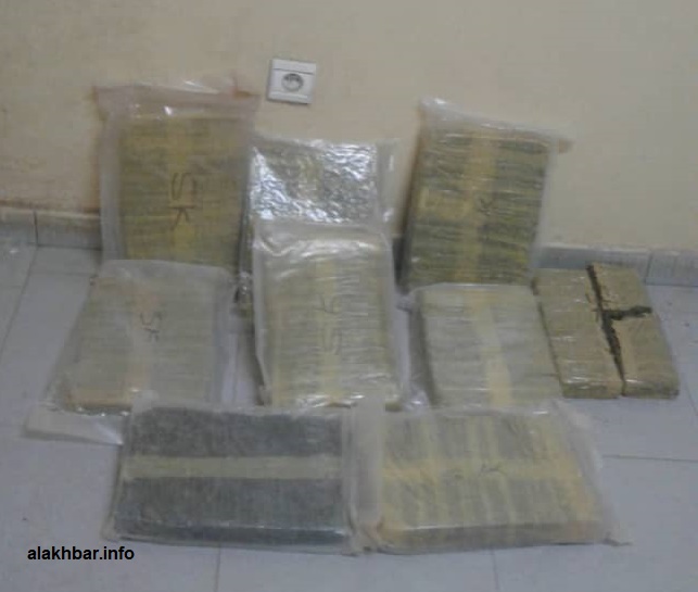 حزم مخدرات ضبطتها الشرطة على متن العبارة