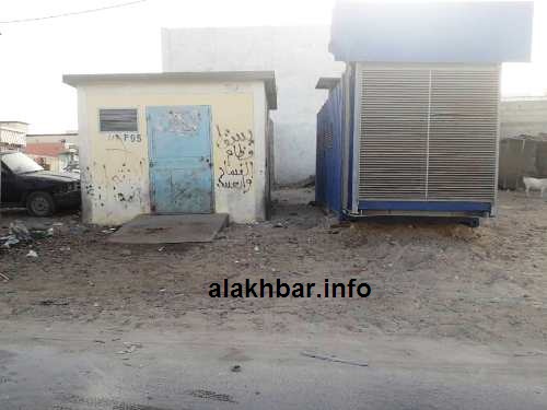 تم تثبيت هذا المولد الضخم بجانب مخزن للشركة في حي بغداد/ الاخبار