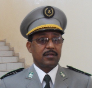 العقيد حنن ولد هنون مدير الخدمات المالية بوزارة الدفاع (الأخبار)