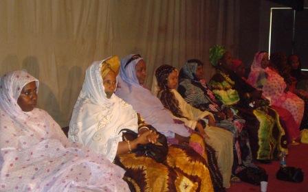 جانب من حضور نساء حزب التحالف وصل الانتساب في صفوف النساء إلى 7000آلاف منتسبة وينعقد المؤتمر تحت شعار: "من أجل دور أكثر فعالية للمرأة التحالفية" (تصوير وكالة الأخبار)