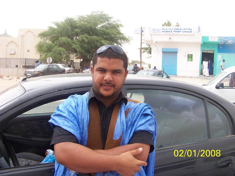 فتن ولد اركيبي رجل أعمال   يستعد لركوب سيارته لكنه يصر ان يدلي بدلوه في الموضوع (تصوير الأخبار)