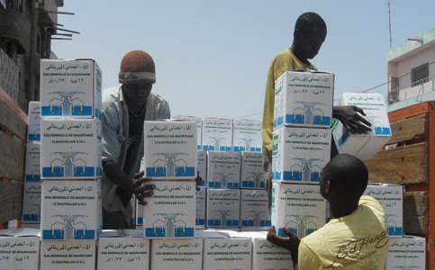 يطالب هؤلاء بحل يضمن لهم منافسة شريفة مع العمالة الأجنبية، مؤكدين أن الأجانب أحيانا يقبلون المعل بأسعار رمزية (الأخبار)