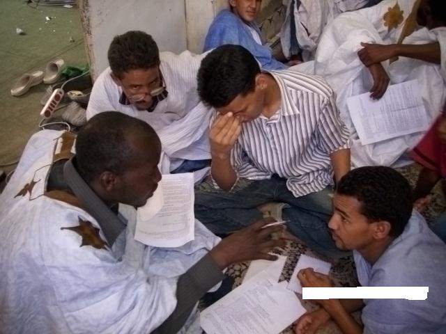 جانب من عرض مسرحي نظمته الجمعية 