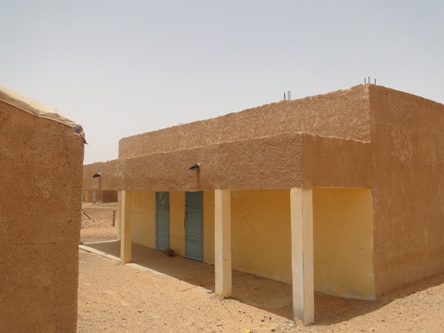 بلدية نصفني بالحوض الغربي اعتبرها العمدة من الناحية العملية بمثابة الحاجز الأمامي  الذي يتحمل الضربات المؤلمة عن السلطة, وتلقى عليها تبعات عجز الحكومة عن تقديم الخدمات الضرورية للمواطن .
