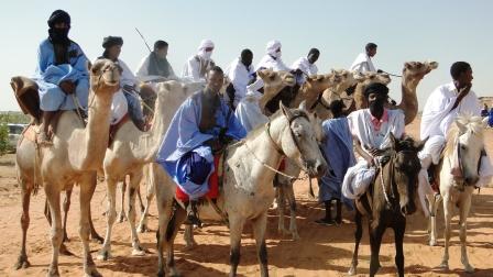 سكان مقاطعة مونكل استقبلوا الرئيس بالخيل والجمال (الأخبار) 