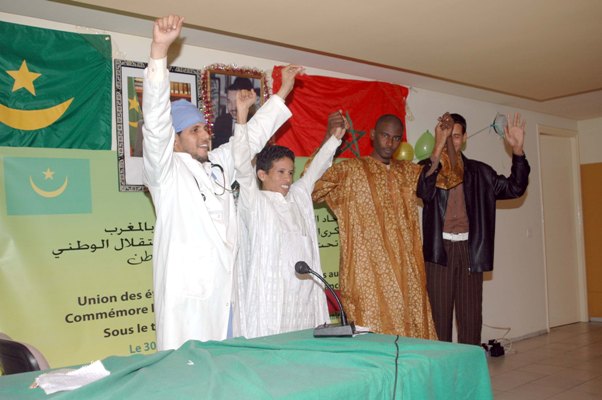 أدى الطلبة مسرحية عالجت موضوع الوحدة الوطنية