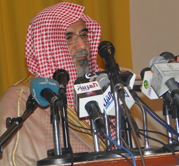 إمام الحرم المكي صالح بن عبد الله حميد(الأخبار)