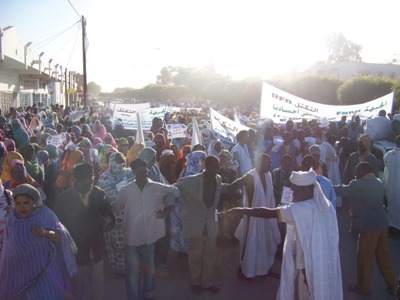جانب من المسيرة مساء اليوم / تصوير "الأخبار"