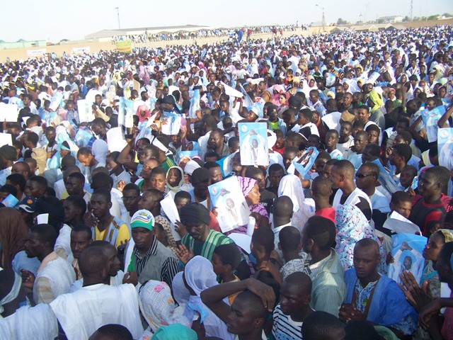 جانب من حضور مهرجان مرشح الجبهة الوطنية للدفاع عن الديمقراطية (تصوير الأخبار)
