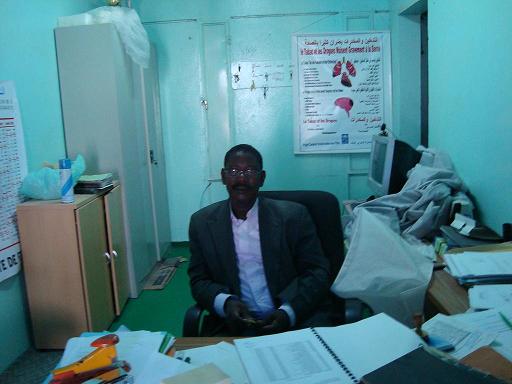مدير ثانوية نواذيبو محمد ولد المختار للأخبار غياب الطلاب هو السبب في تأخير  الافتتاح (تصوير الأخبار)