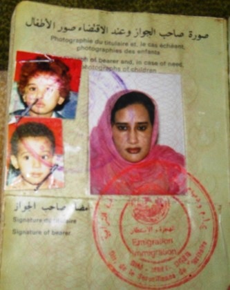 بهذا الجواز دخلت السلطانة إلى أسبانيا في العام 2000 ثم عادت مرة أخرى قبل أن تمنع لها التأشرة بعد ذلك حتى العام 2009 حين استجابت السفارة الأسبانية بعد تدخل منظمات حقوقية (الأخبار)