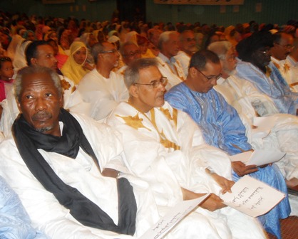 قادة المعارضة  أثناء الحفل الذي نظمته  النساء المعارضات تضامنا مع قافلة الحرية(تصوير الأخبار)