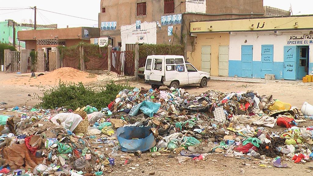 في مقاطعة تيارت تنتشر القمامة في كل مكان وهنا تبدو صور الحملة تجاور المكب مع غياب لأي دور للشركة المسؤولة "الأخبار"