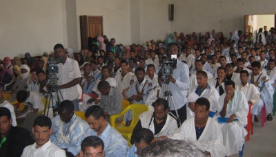 جانب من الحضور الطلابي في حفل افتتاح الأسبوع الطوعي بقاعة الإمام مالك بالمعهد العالي للدراسات والبحوث الإسلامية (الأخبار)
