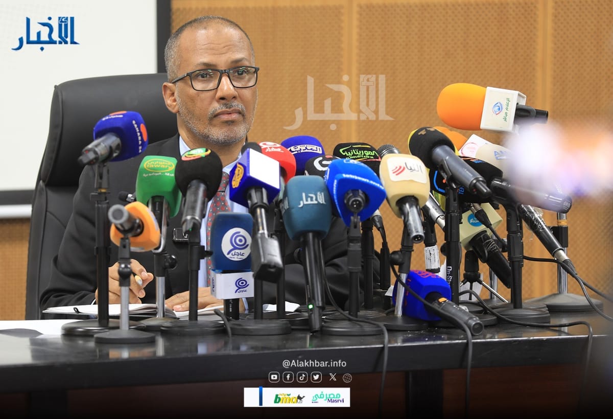 موريتانيا – ولد الشيخ أحمد يدعو إلى المشي للعمل واستخدام الطاقة الشمسية