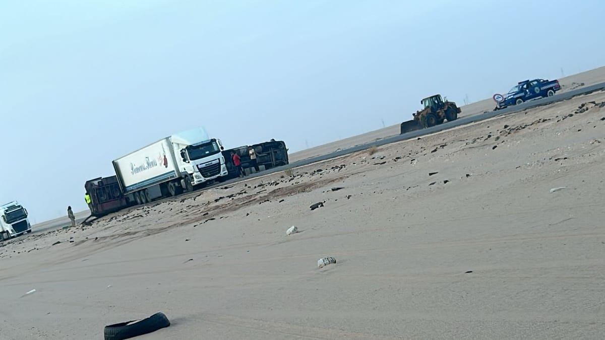 موريتانيا – سقوط شاحنة قرب الشامي مما أدى إلى إغلاق طريق نواكشوط