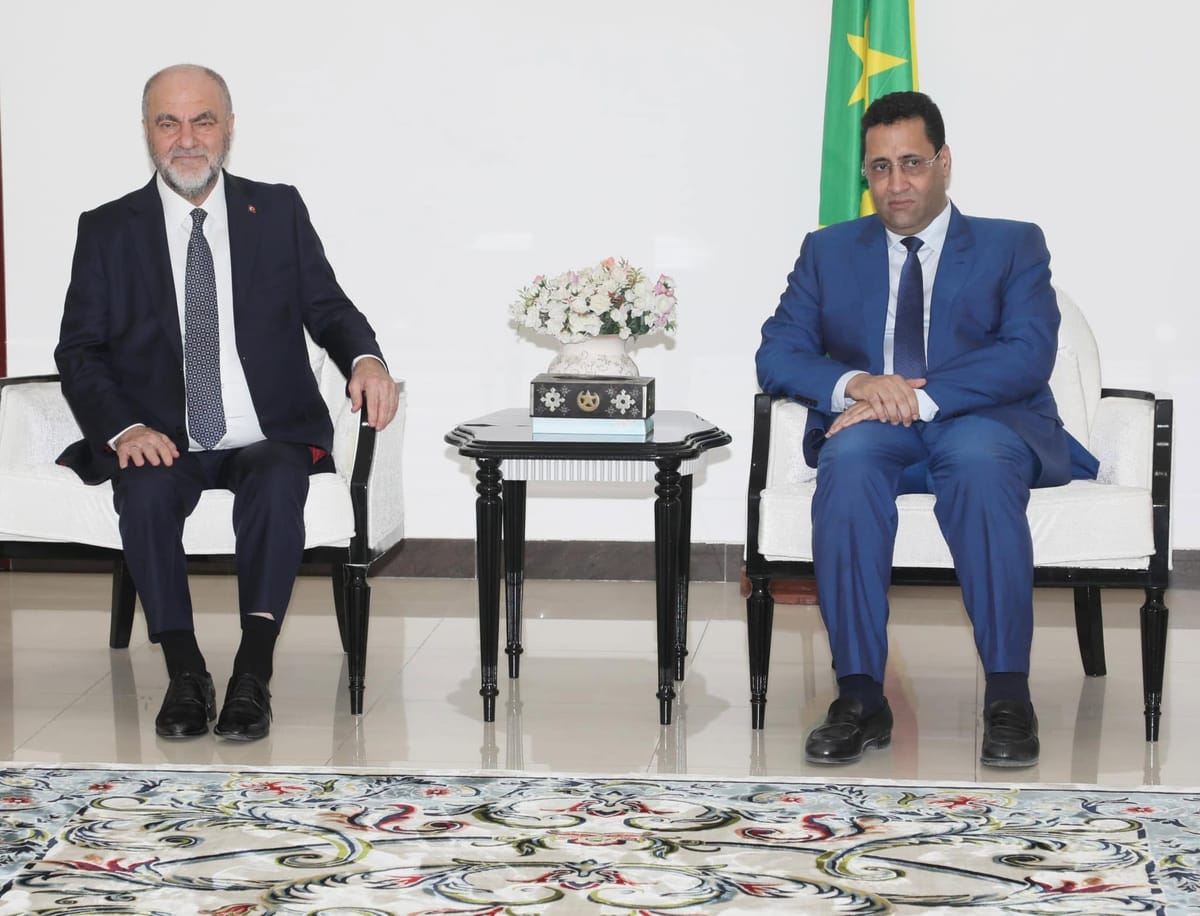 الوزير الأول يجري مباحثات مع سفير تركيا