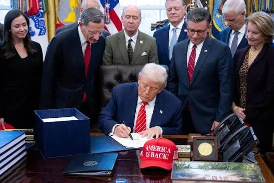 ترامب يجدد قانون "أغوا" الذي يعفي صادرات 32 دولة إفريقية من الرسوم