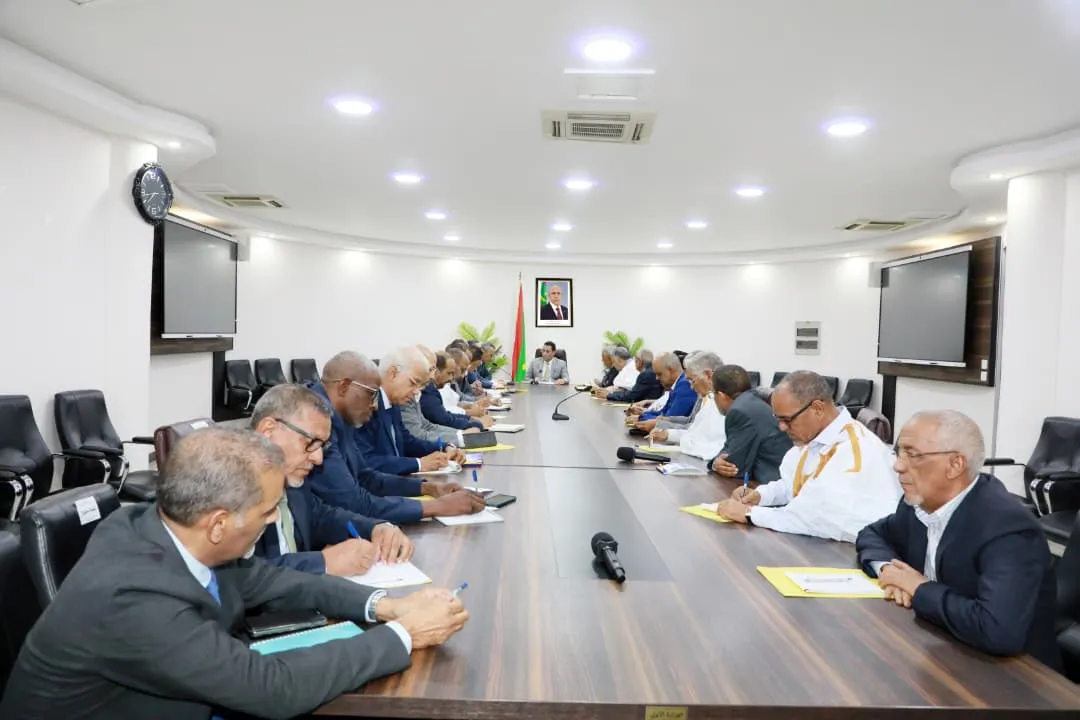 الوزير الأول: الدولة قامت بما يلزم فيما يتعلق ببناء بنية بحرية ومينائية