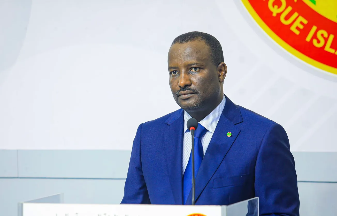 وزير العدل ينفي "مغالطات" تُثار عن سجن الرئيس السابق