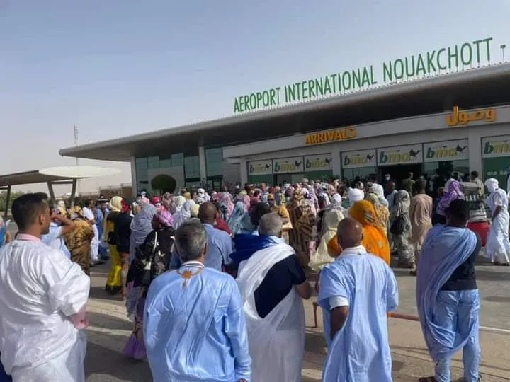 توقيف ثلاثة أجانب بمطار نواكشوط حاولوا تهريب 190 ألف دولار