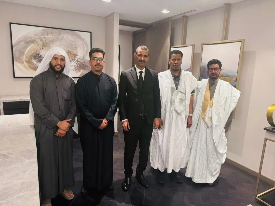 مكتب جالية موريتانيا بالكويت يستعرض مطالبه أمام وزير الثقافة