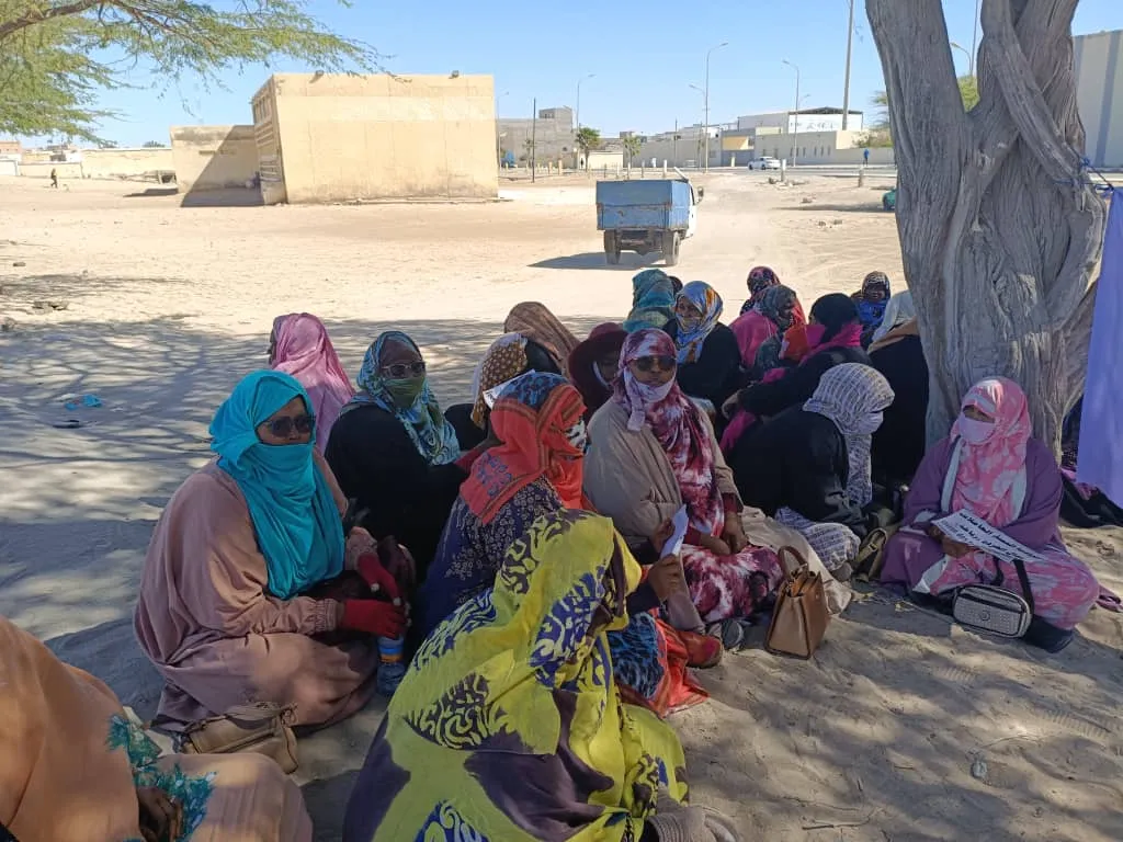 بائعات "رباخه" بنواذيبو ينظمن وقفة احتجاجية للمطالبة بأسواق بديلة