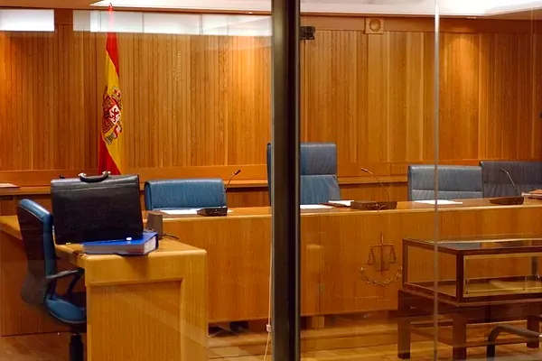 سجن إسباني استغل "الأخطبوط الموريتاني" في عملية احتيال دولية