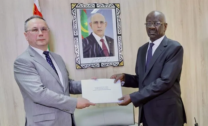 سفير روسي جديد بموريتانيا يقدم نسخة من أوراق اعتماده