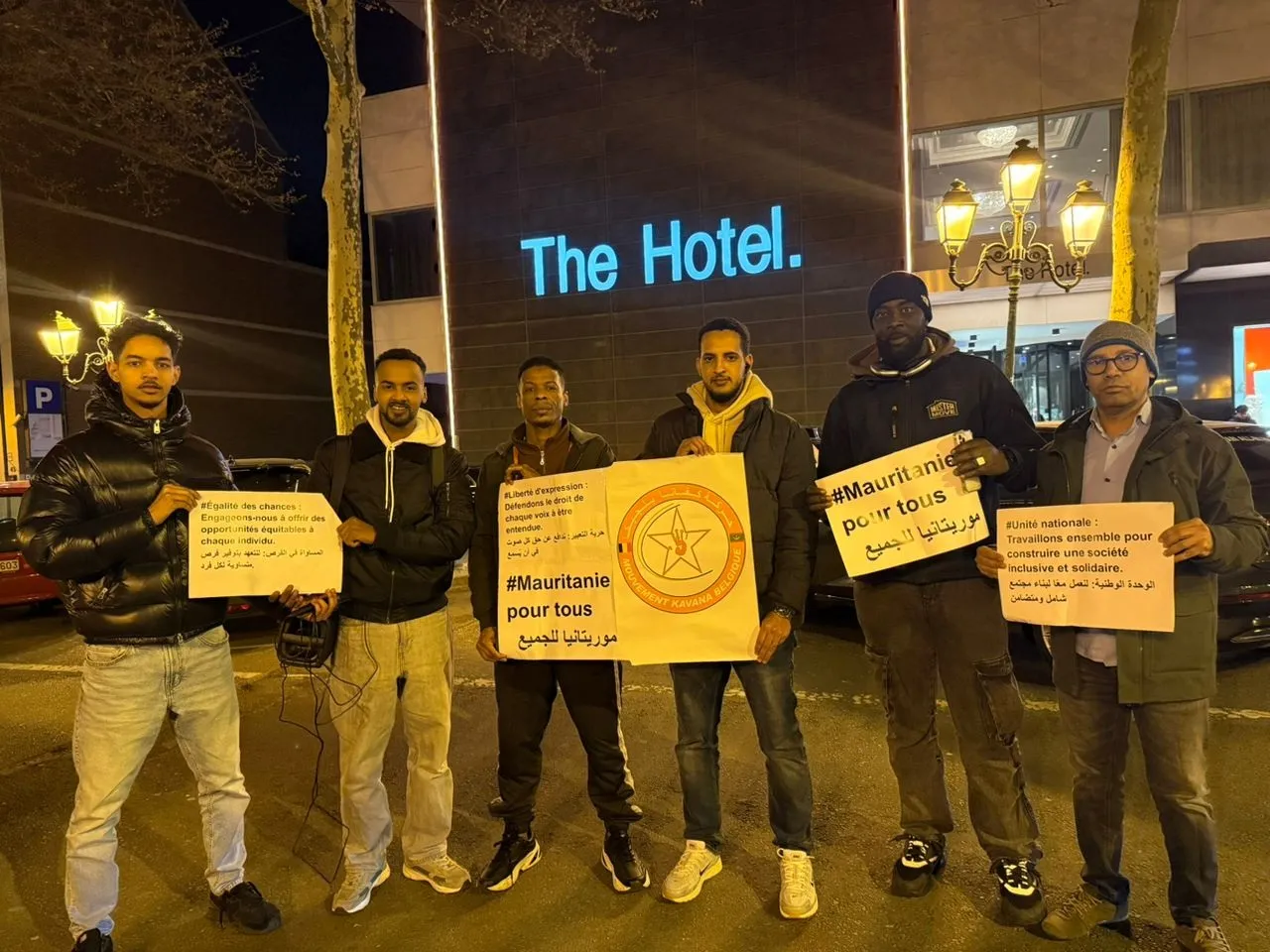 نشطاء يحتجون أمام مقر إقامة غزواني في بروكسل