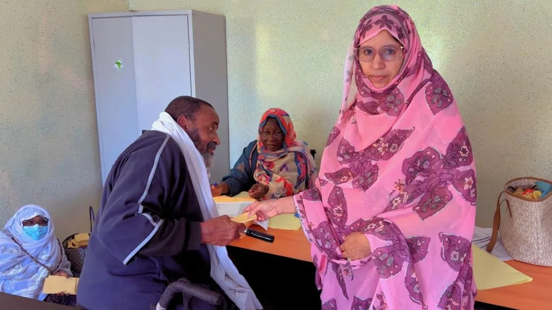 قطاع العمل الاجتماع يقدم إعانات نقدية لفقراء نواذيبو