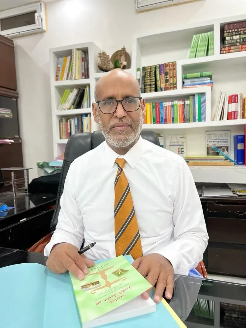 خبير قانوني: حرمان الشخص من استخدام هاتفه يتطلب تشريعا خاصا