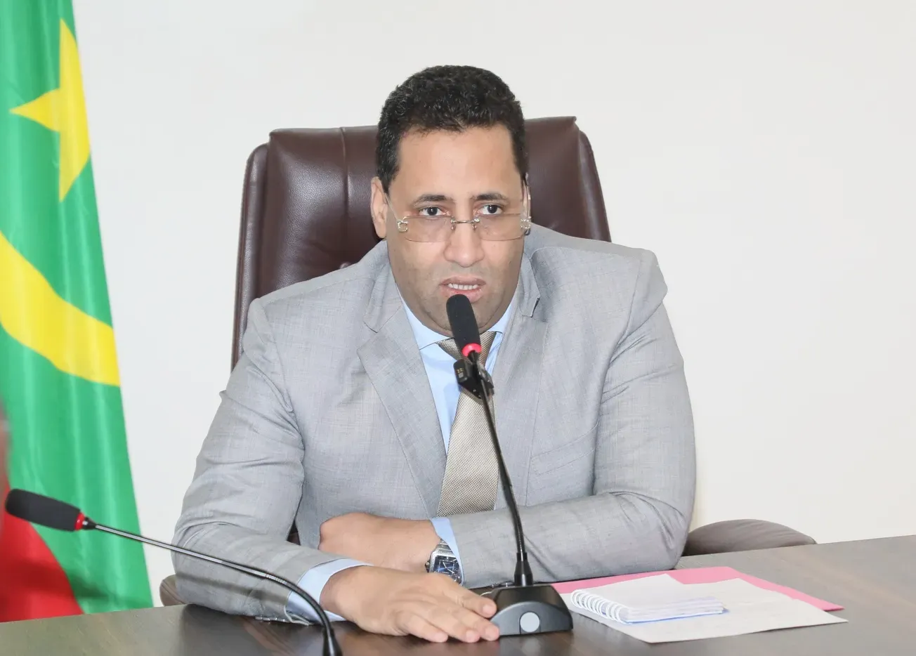 الوزير الأول: مخزون المحروقات متوفر ولن نقبل أي احتكار أو مضاربة