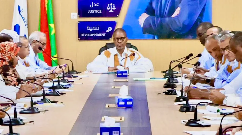 الحزب الحاكم يجيز استراتيجية إعلامية وينوه بتقدم مسار الحوار