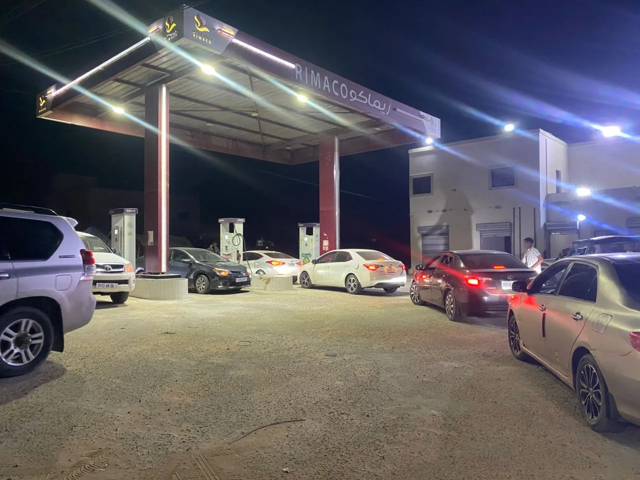 زيادة أسعار المازوت وبوادر أزمة وقود وطوابير أمام المحطات