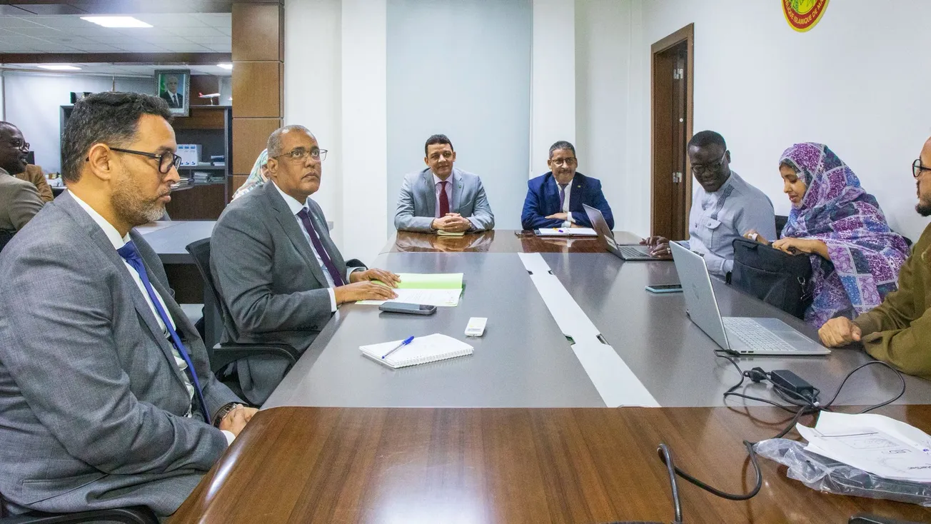 الحكومة تقرر رقمنة منظومة خدمات النقل بما فيها رخص السياقة