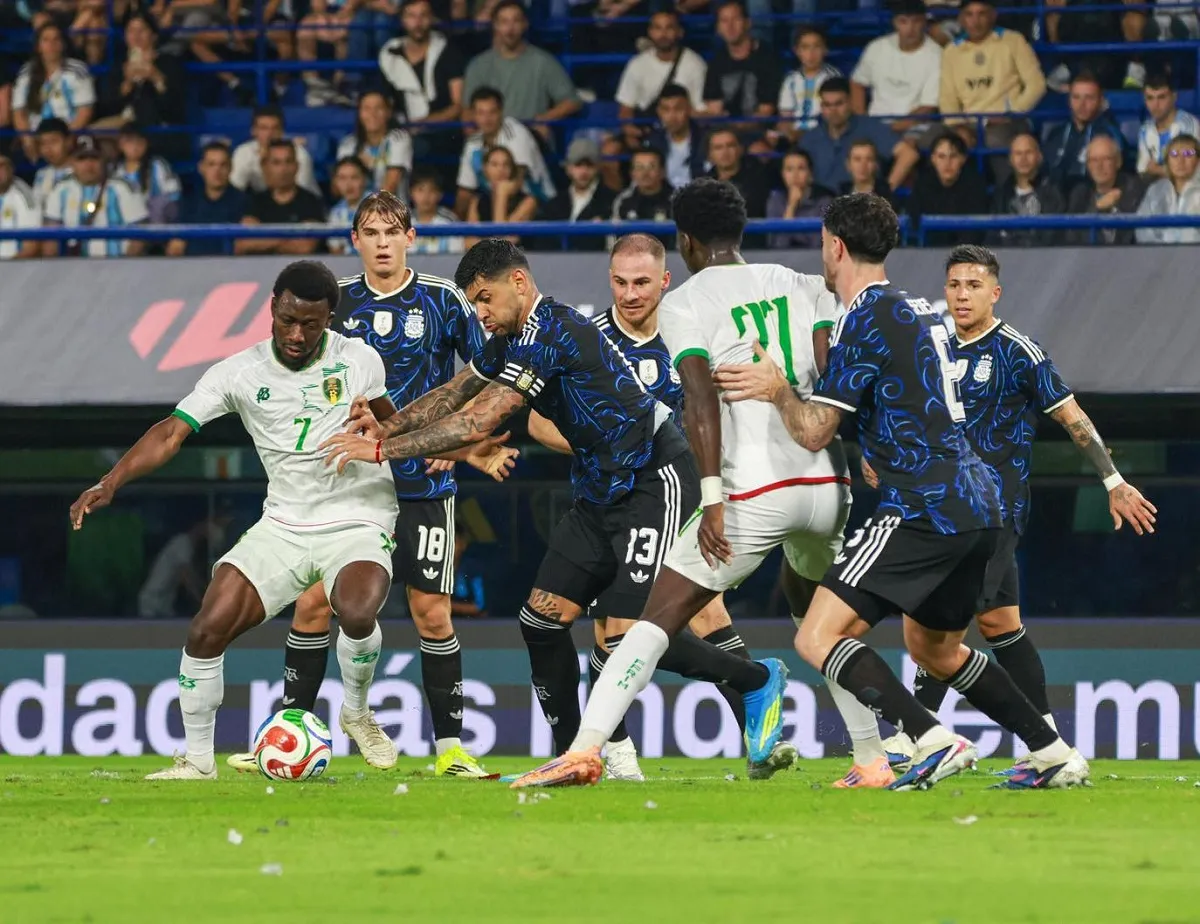 رئيس أرباب العمل: لاعبو المنتخب عكسوا روحًا قتالية عالية