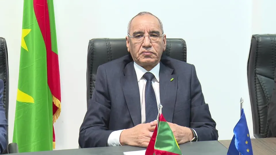 وزير الداخلية يدعو الولاة لإطلاق حملة لترشيد استهلاك المحروقات