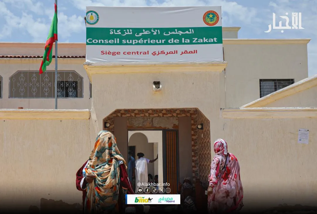 حالات إغماء في صفوف المزدحمين طلبا للزكاة أمام المجلس الأعلى لها