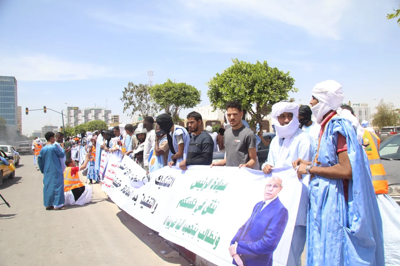 لليوم الثاني ملاك محلات الهواتف النقالة يحتجون رفضا للضرائب