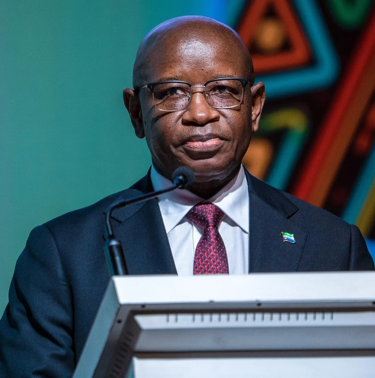 رئيس إيكواس يدعو لاحترام الدساتير وبناء عقد اجتماعي يضمن الاستقرار