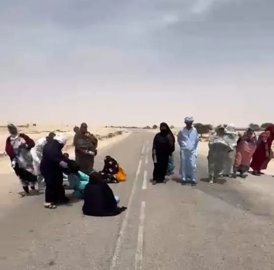 محتجون ببولنوار يغلقون طريق نواذيبو طلبا للمياه