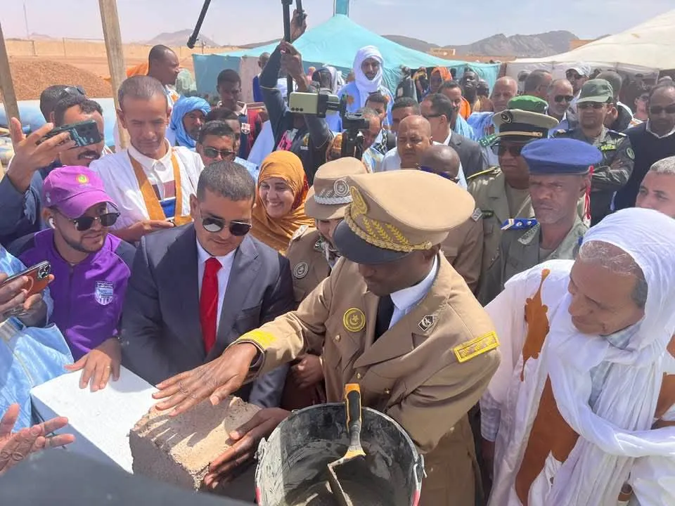 وضع حجر أساس ملعب بلدي في افديرك