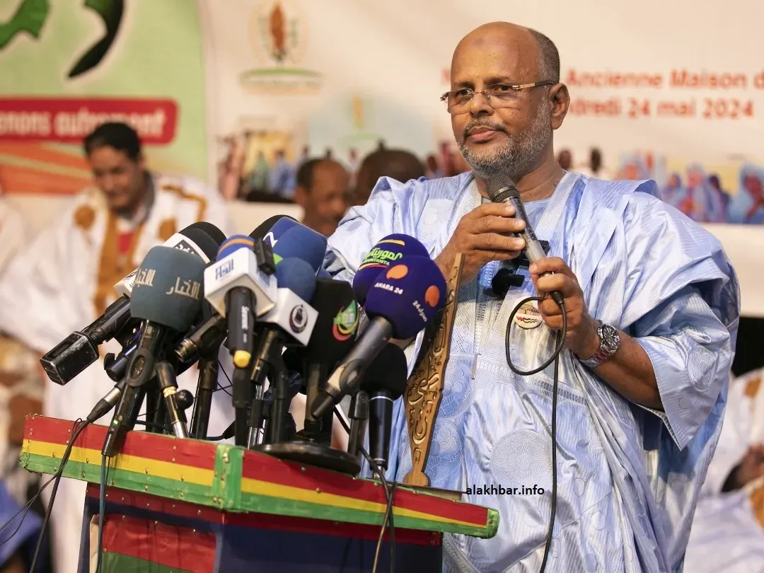 ولد منصور يقدم مبادرة لضمان استئناف الحوار