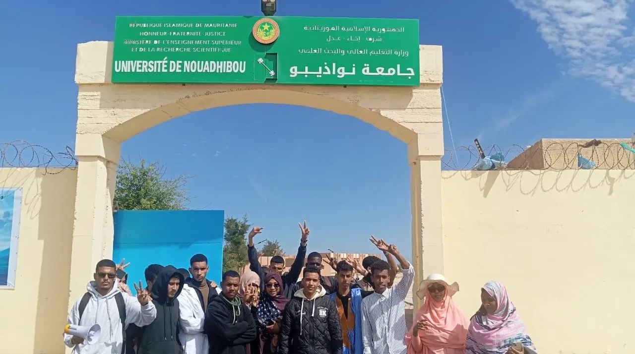 طلاب جامعة نواذيبو ينددون بتأخر الخدمات ويلوحون بالتصعيد